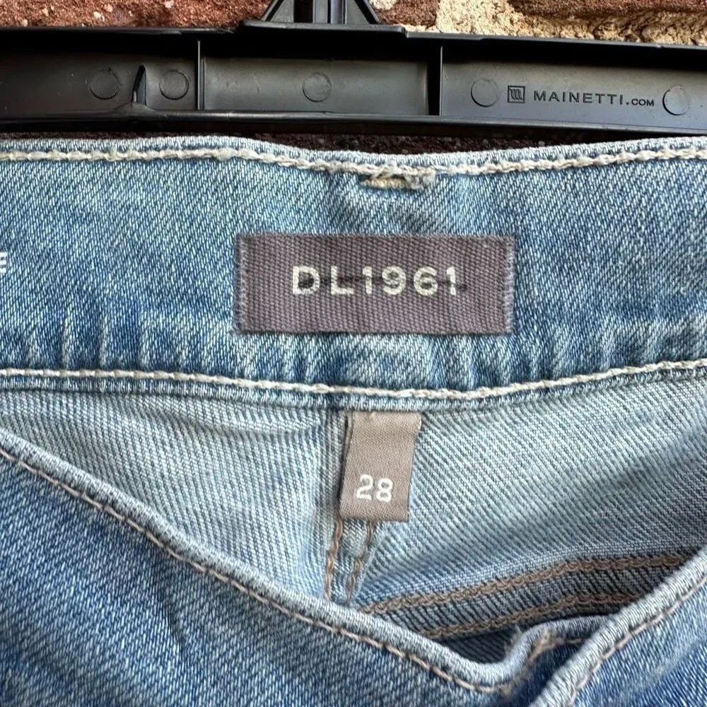 DL1961 $179 Riley Boyfriend Tapered Jeans Droplet Wash Women’s 28 NEW